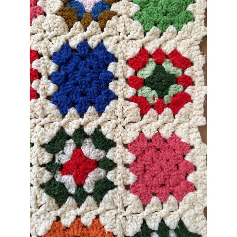 Vintage Handmade Crochet Granny Square Afghan Blanket 40